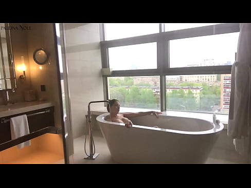 ❤️ Потрясающая Малышка Страстно Дрочит Киску в Ванной ️ Видео траха на нашем сайте ️