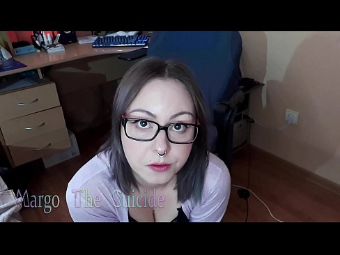 ❤️ Сексуальная Девушка В Очках Глубоко Сосет Фаллоимитатор На Камеру ️ Видео траха на нашем сайте ️