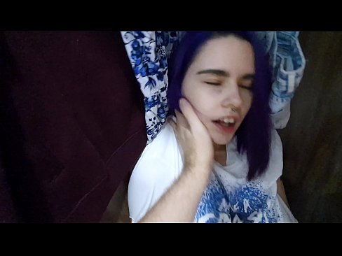 ❤️ Нашел сестренку в шкафу и помог кончить ️ Видео траха на нашем сайте ️